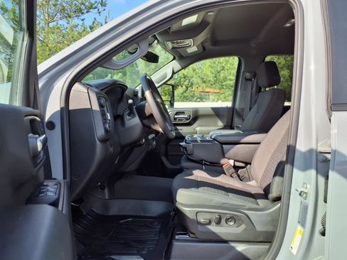 Used 2024 Chevrolet Silverado 2500 Custom w/ Custom Convenience Package AWD/4WD image 21