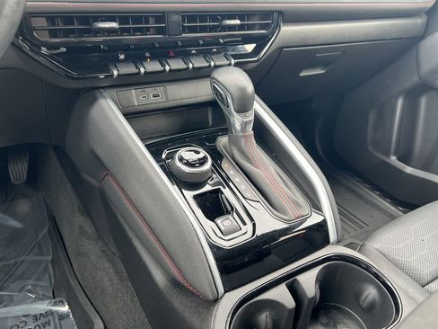 Used 2023 Chevrolet Colorado Z71 w/ Z71 Convenience Package 2 image 10