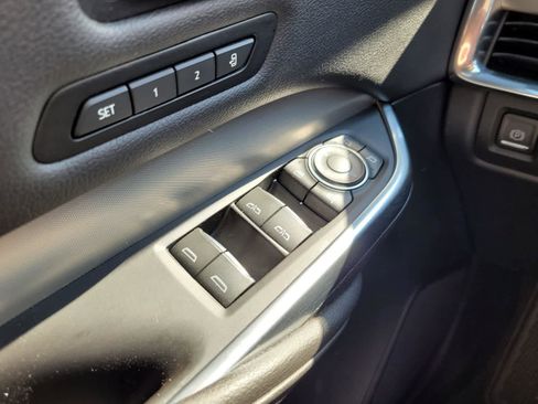 Used 2020 Cadillac XT4 Premium Luxury image 7