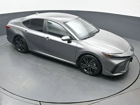 Used 2025 Toyota Camry LE image 42