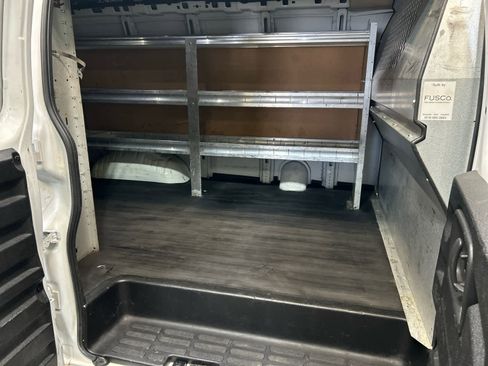 Used 2018 Chevrolet Express 2500 w/ Driver Convenience Package image 4