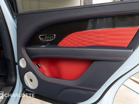 Used 2023 Bentley Bentayga Extended Wheelbase image 42