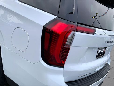 New 2026 GMC Yukon Denali w/ Sun & Power Step Package AWD/4WD image 14