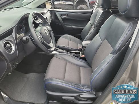 Used 2017 Toyota Corolla SE w/ SE Premium Package FWD image 16