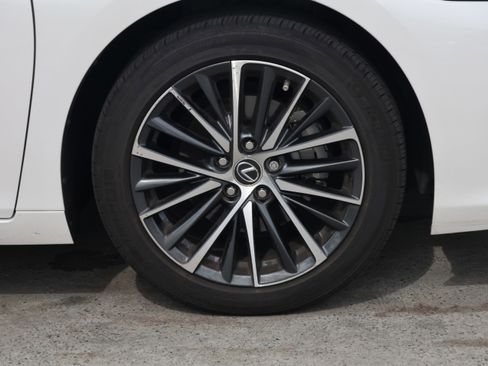 Used 2023 Lexus ES 350 w/ Premium Package image 11