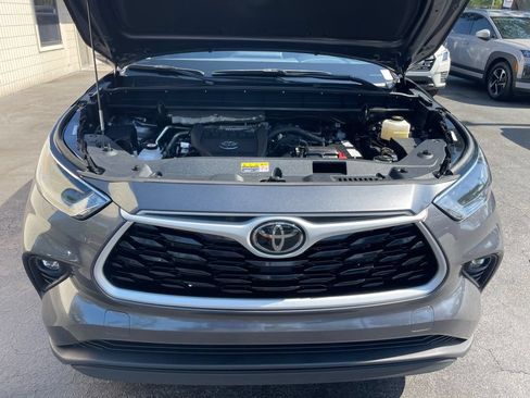 Used 2025 Toyota Highlander LE FWD image 20