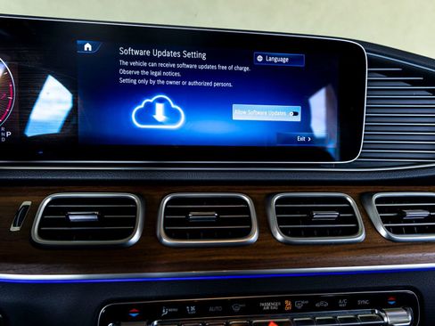 Used 2025 Mercedes-Benz GLE 350 4MATIC image 18