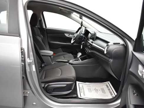 Used 2023 Kia Forte LXS image 17