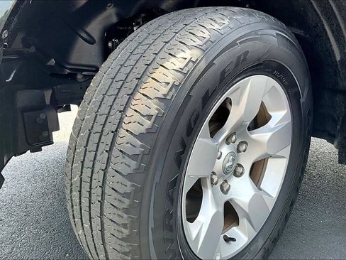 Used 2021 RAM 1500 Big Horn AWD/4WD image 38