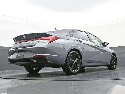 Used 2022 Hyundai Elantra SEL w/ Cargo Package image 34