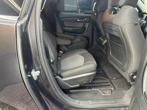 Used 2016 Chevrolet Traverse LT w/ Style and Technology Package FWD image 31