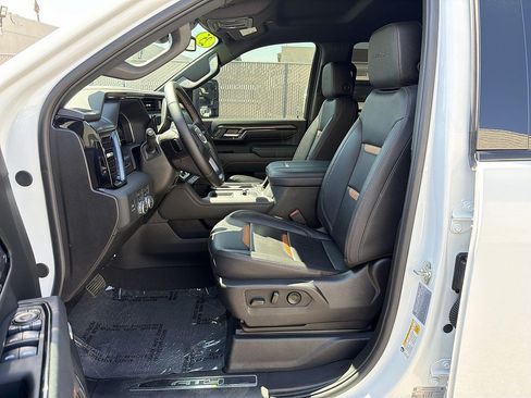 Used 2025 GMC Sierra 2500 AT4 AWD/4WD image 18