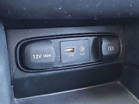 Used 2020 Hyundai Santa Fe SE FWD image 30