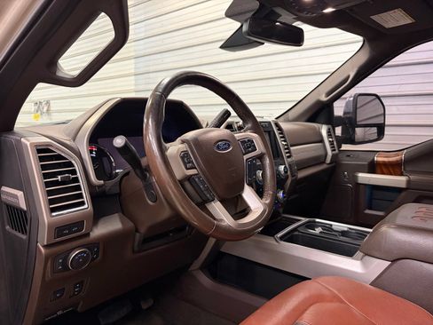 Used 2018 Ford F250 King Ranch w/ King Ranch Ultimate Package AWD/4WD image 12