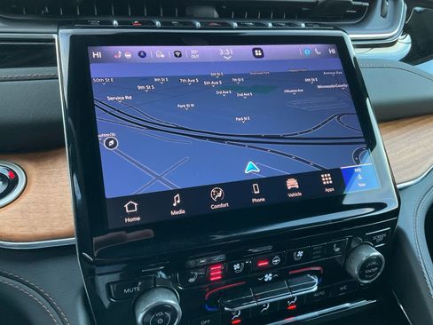 Used 2024 Jeep Grand Cherokee Summit image 27