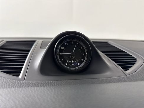 Certified 2023 Porsche Macan Turbo image 29