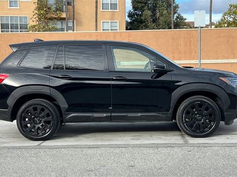 Used 2023 Honda Passport EX-L image 3