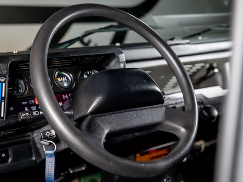 Used 1994 Land Rover Defender 90 image 34