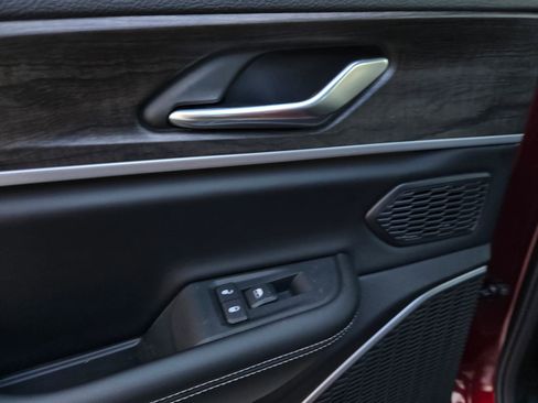 New 2026 Jeep Grand Cherokee Limited w/ Limited Altitude Package image 27