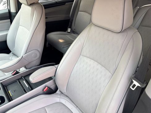 Used 2023 Honda Odyssey Elite image 21