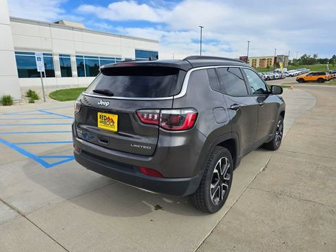 Used 2023 Jeep Compass Limited AWD/4WD image 3