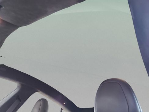 Used 2022 Tesla Model S image 31