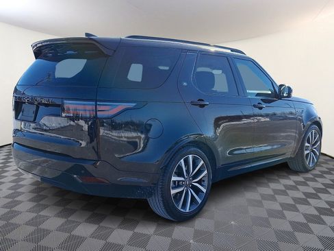 Used 2025 Land Rover Discovery Dynamic SE image 4