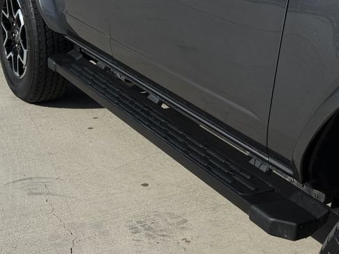 Used 2024 Ford Bronco Outer Banks AWD/4WD image 9