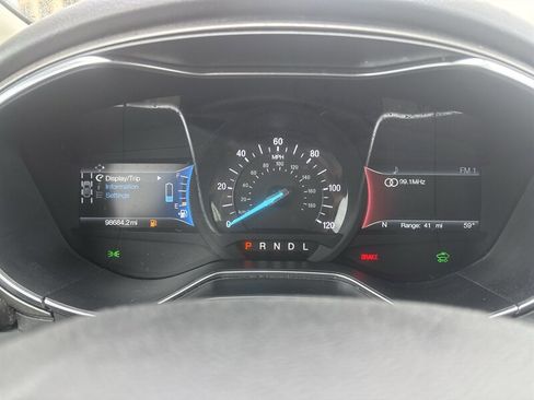 Used 2018 Ford Fusion SE w/ Equipment Group 602A image 27