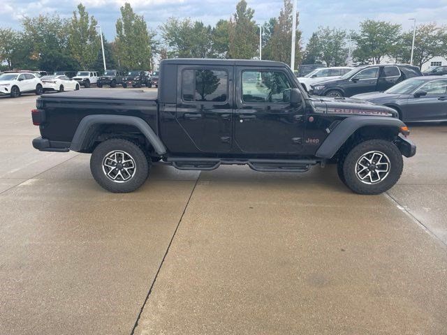 Used 2024 Jeep Gladiator Rubicon w/ Technology Group AWD/4WD image 7