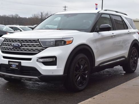 Used 2023 Ford Explorer Limited image 12