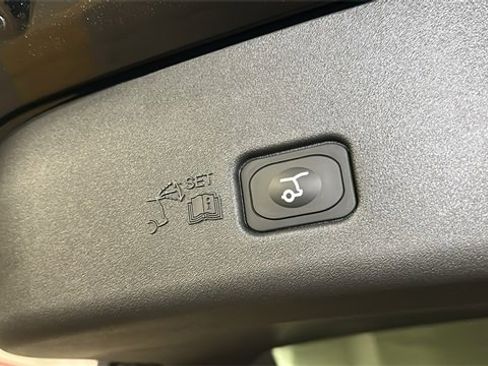 New 2026 Lincoln Nautilus Premier image 11