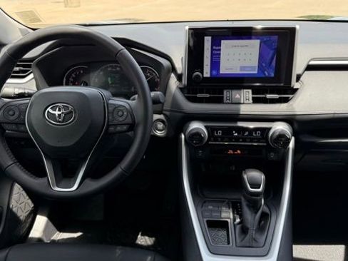 Used 2025 Toyota RAV4 XLE Premium FWD image 29