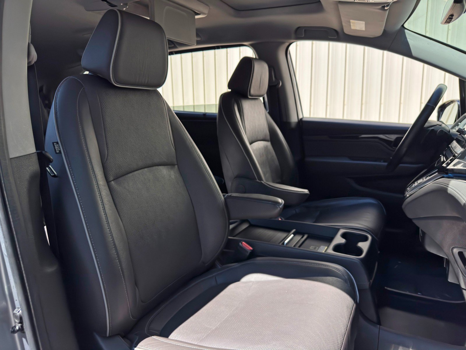 Used 2021 Honda Odyssey Elite image 42