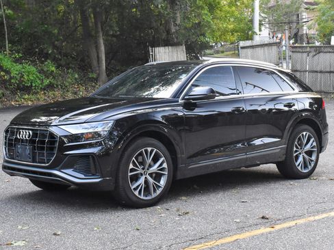Used 2021 Audi Q8 Premium Plus AWD/4WD image 2