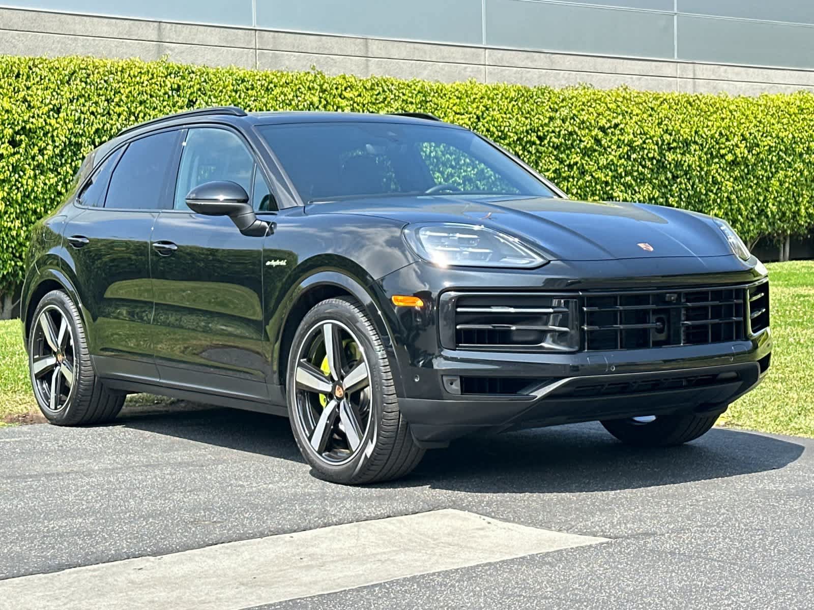 Certified 2025 Porsche Cayenne S AWD/4WD image 10