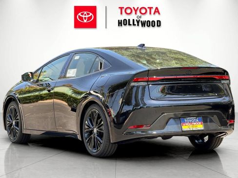 New 2026 Toyota Prius FWD image 6