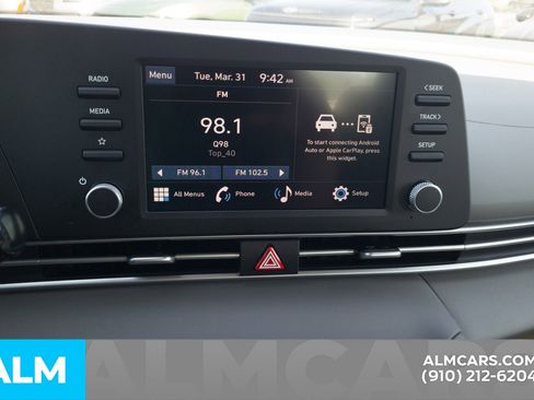 Used 2025 Hyundai Elantra SE image 24