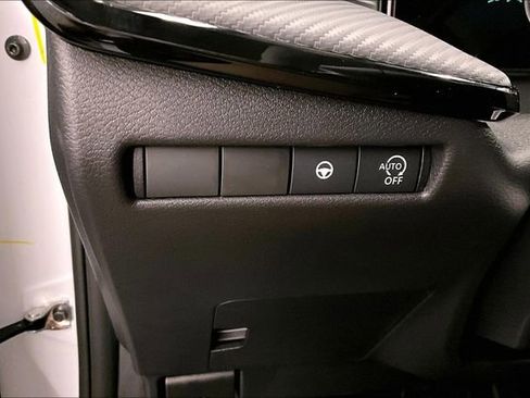 New 2026 Nissan Kicks SR w/ Cold Weather Package FWD image 29
