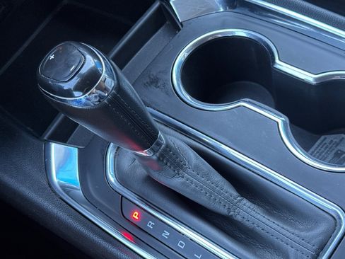 Used 2020 Chevrolet Traverse LT w/ LPO, Blackout Package image 36