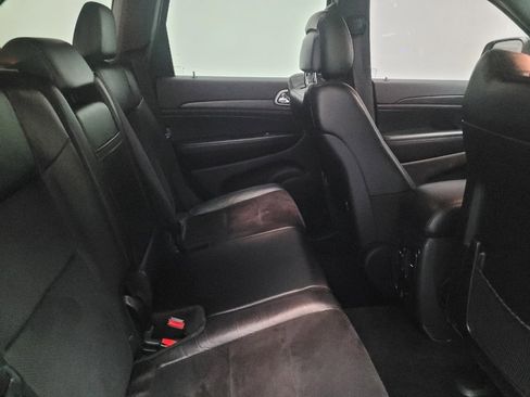 Used 2018 Jeep Grand Cherokee Altitude RWD image 19