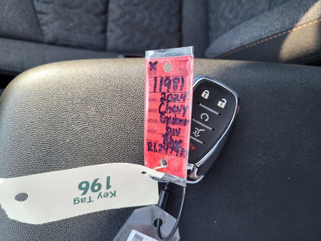 Used 2024 Chevrolet Equinox LT AWD/4WD image 23