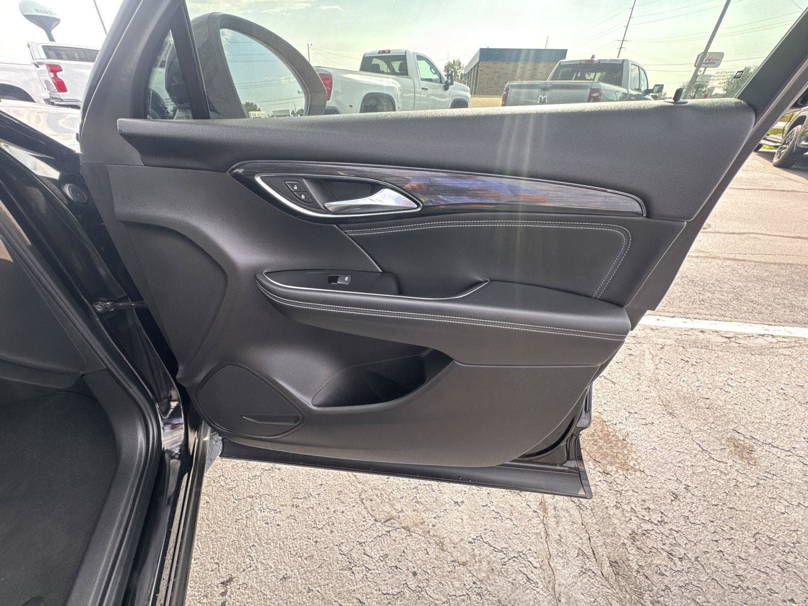 Used 2023 Buick Envision Preferred FWD image 19