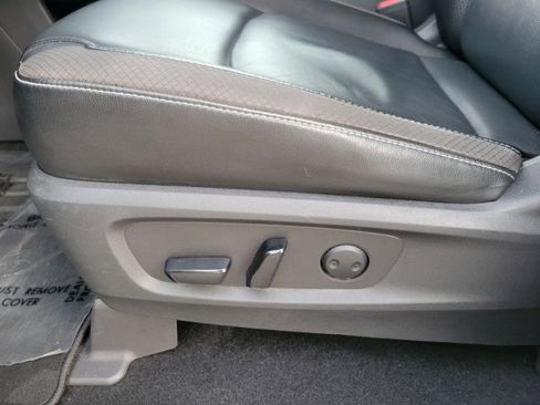 Used 2022 Nissan Pathfinder SL w/ SL Premium Package FWD image 20