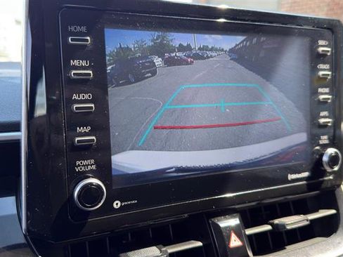 Used 2021 Toyota Corolla LE FWD image 34
