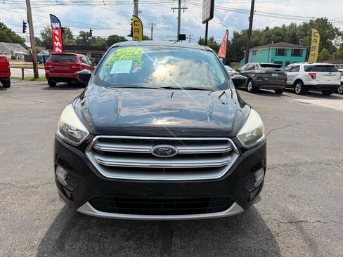 Used 2017 Ford Escape SE AWD/4WD image 3