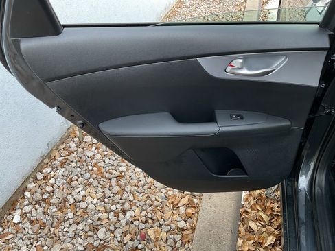 Used 2024 Kia Forte LXS w/ LXS Technology Package image 17