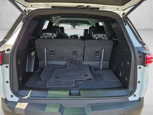 Used 2023 Chevrolet Traverse LT FWD image 6