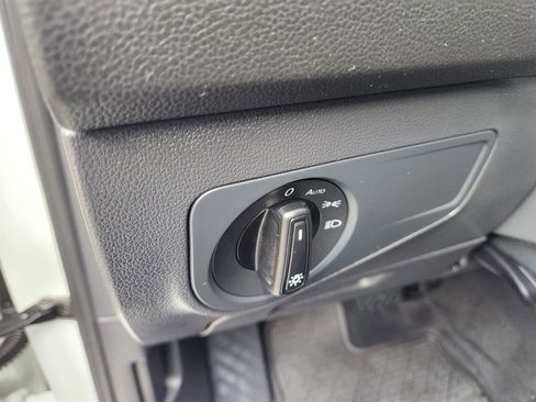 Certified 2024 Volkswagen Tiguan S image 28