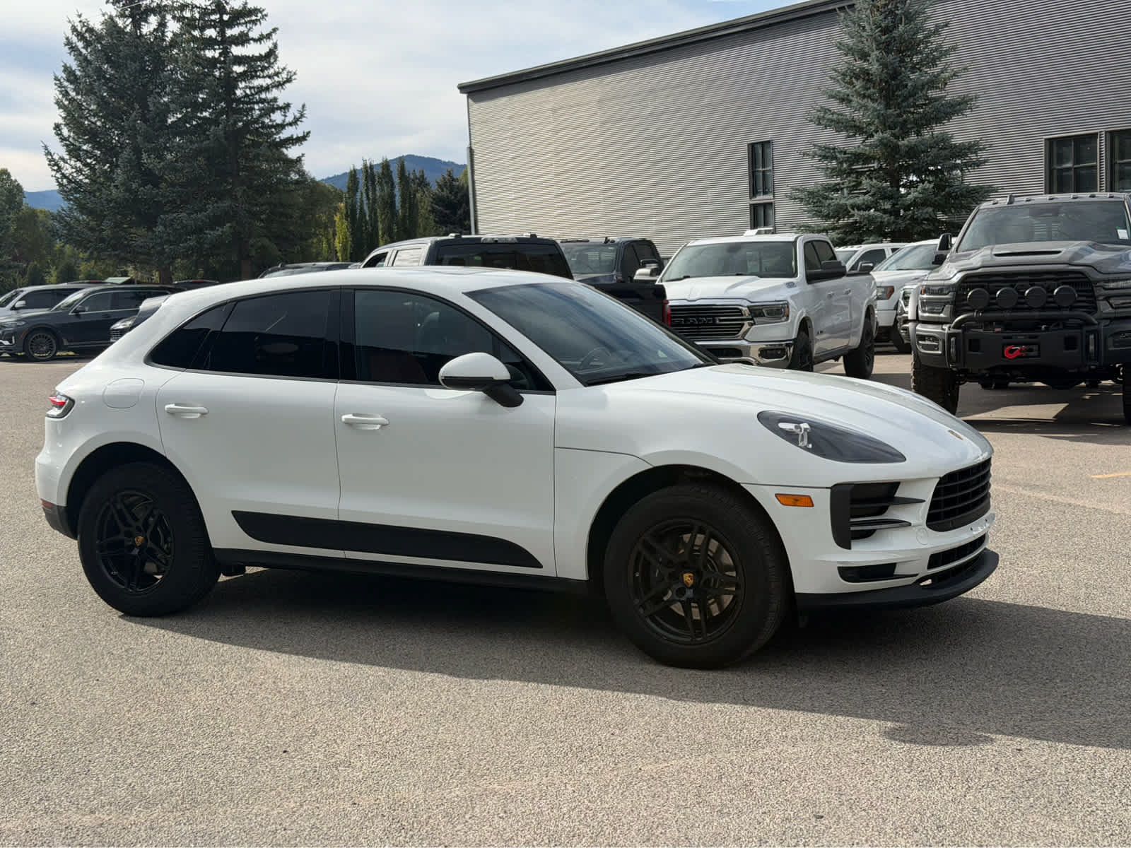 Used 2019 Porsche Macan AWD/4WD image 6